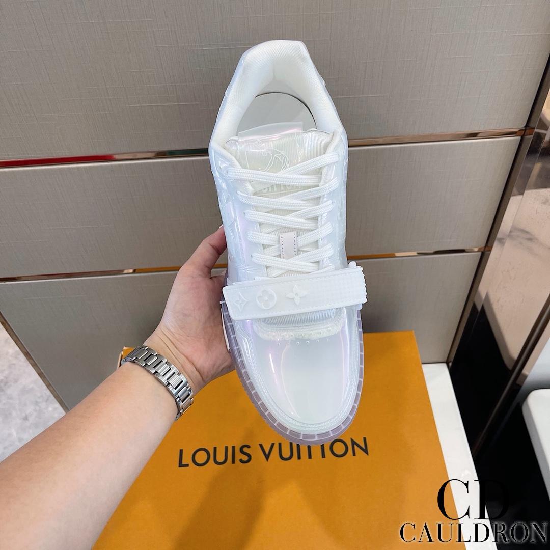 lv-trainers-680_16843502296-1000