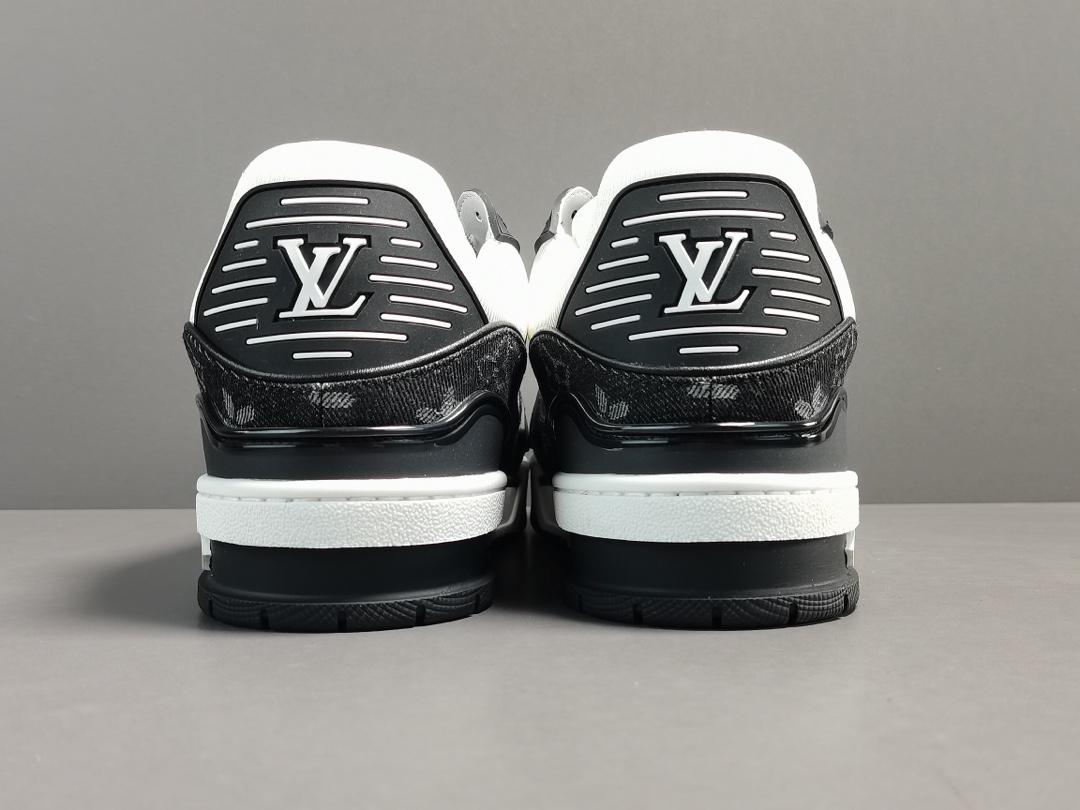 lv-trainers-711_16843502836-1000