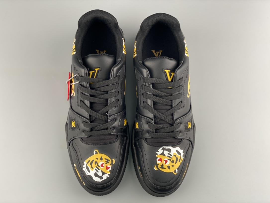 lv-trainers-714_16843502853-1000