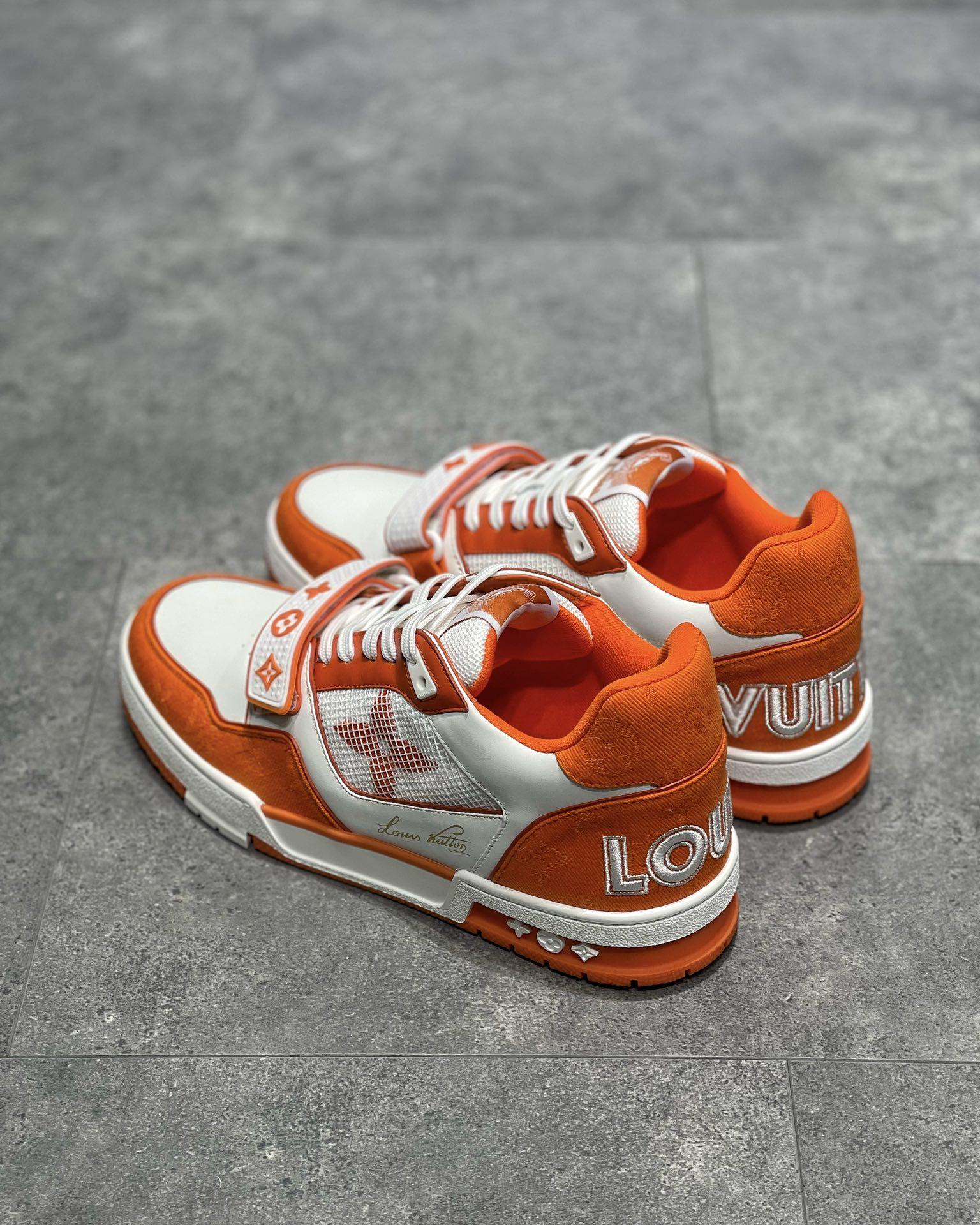 lv-trainers-719_16843502934-1000