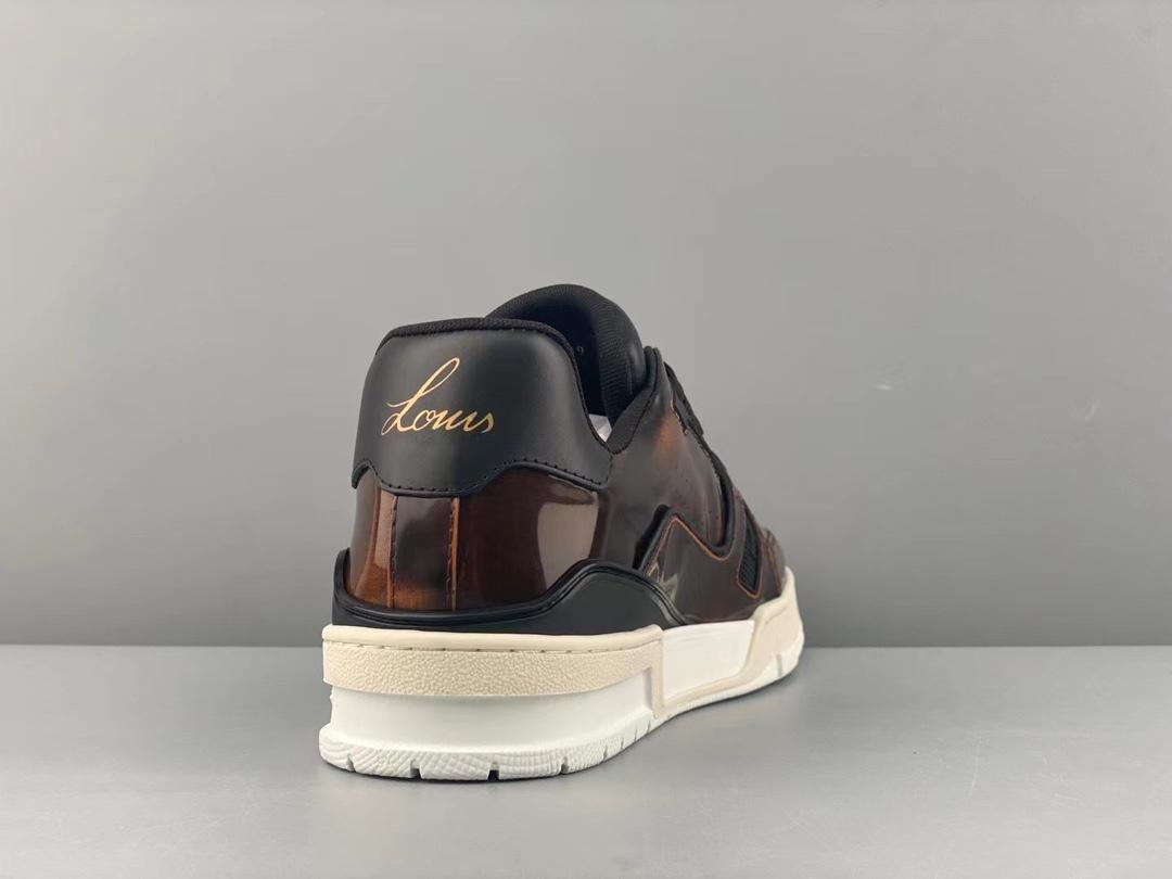 lv-trainers-723_16843503016-1000