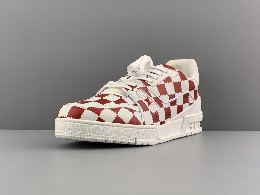 lv-trainers-726_16843503045-1000