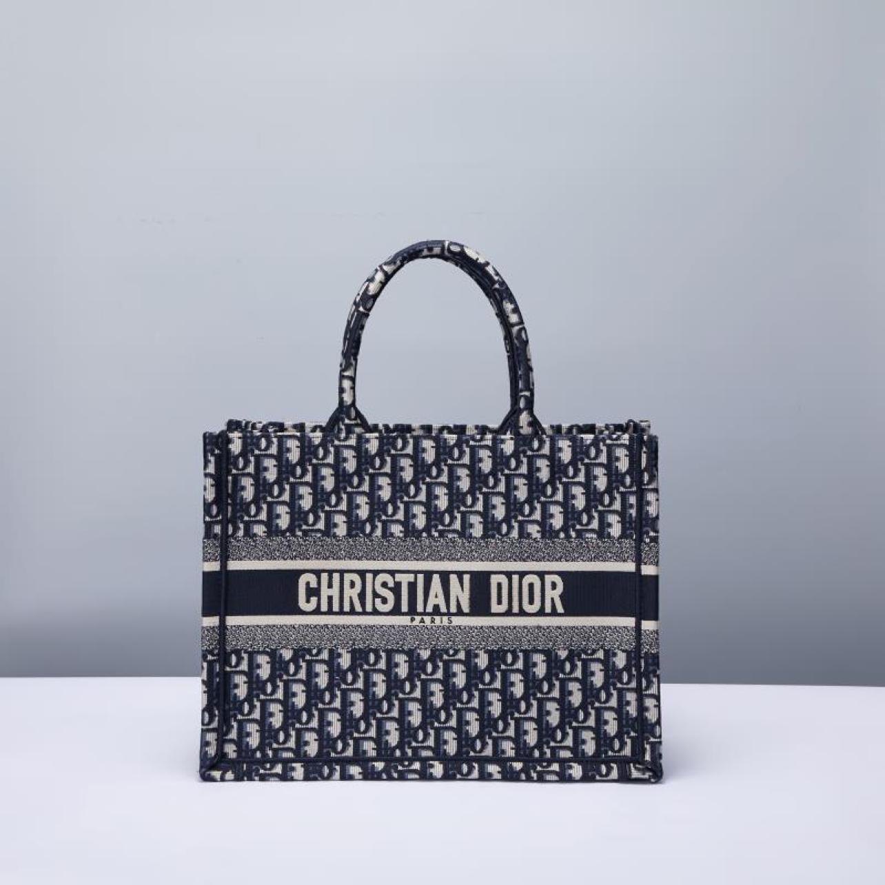 medium-dior-book-tote-118_16843494882-1000