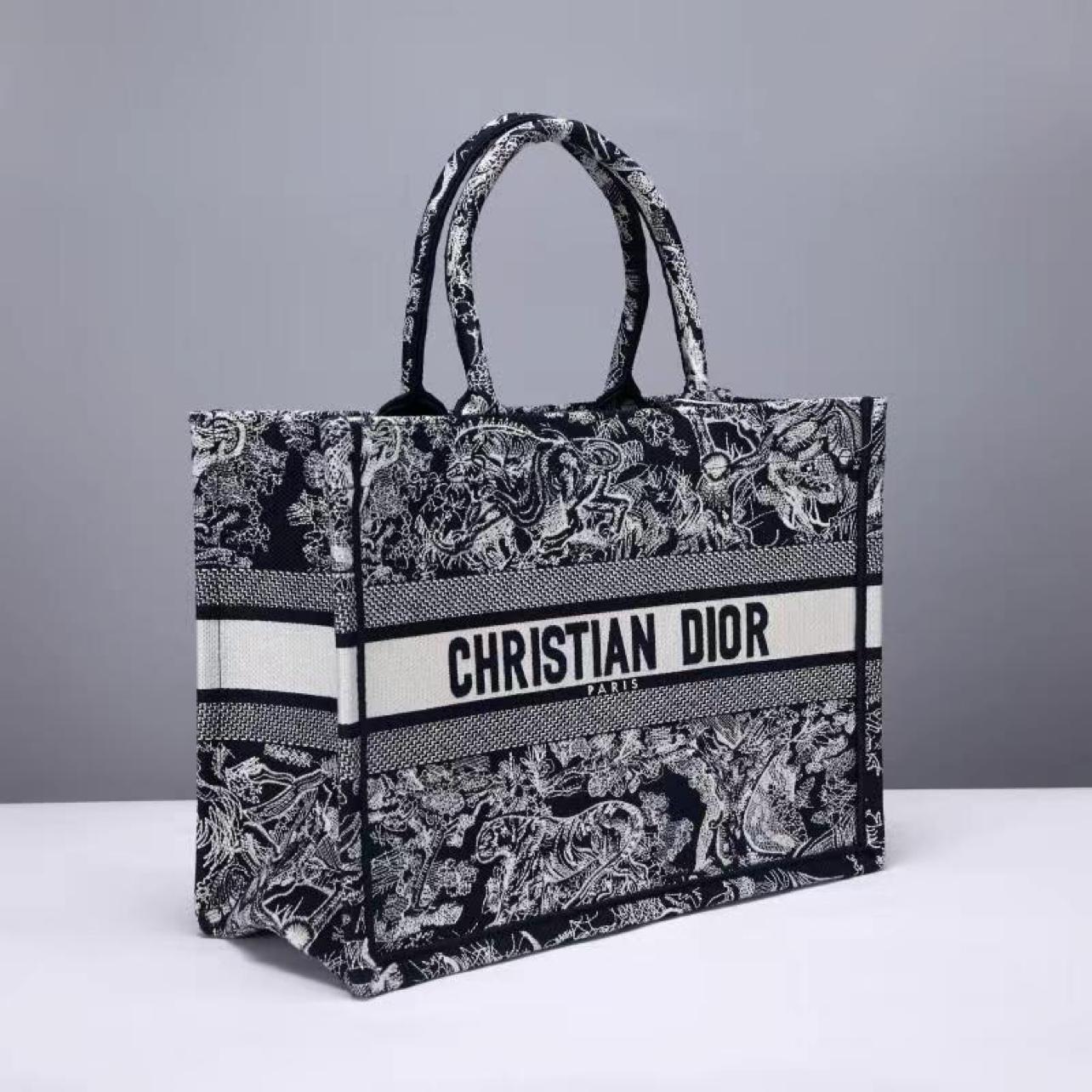 medium-dior-book-tote-120_16843494974-1000