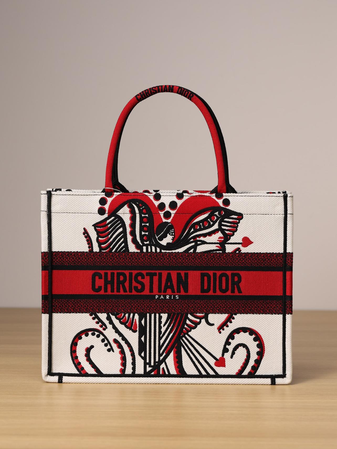 medium-dior-book-tote-140_16843495652-1000