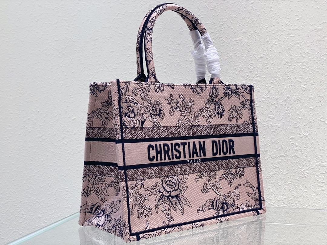 medium-dior-book-tote-6343_16844030463-1000