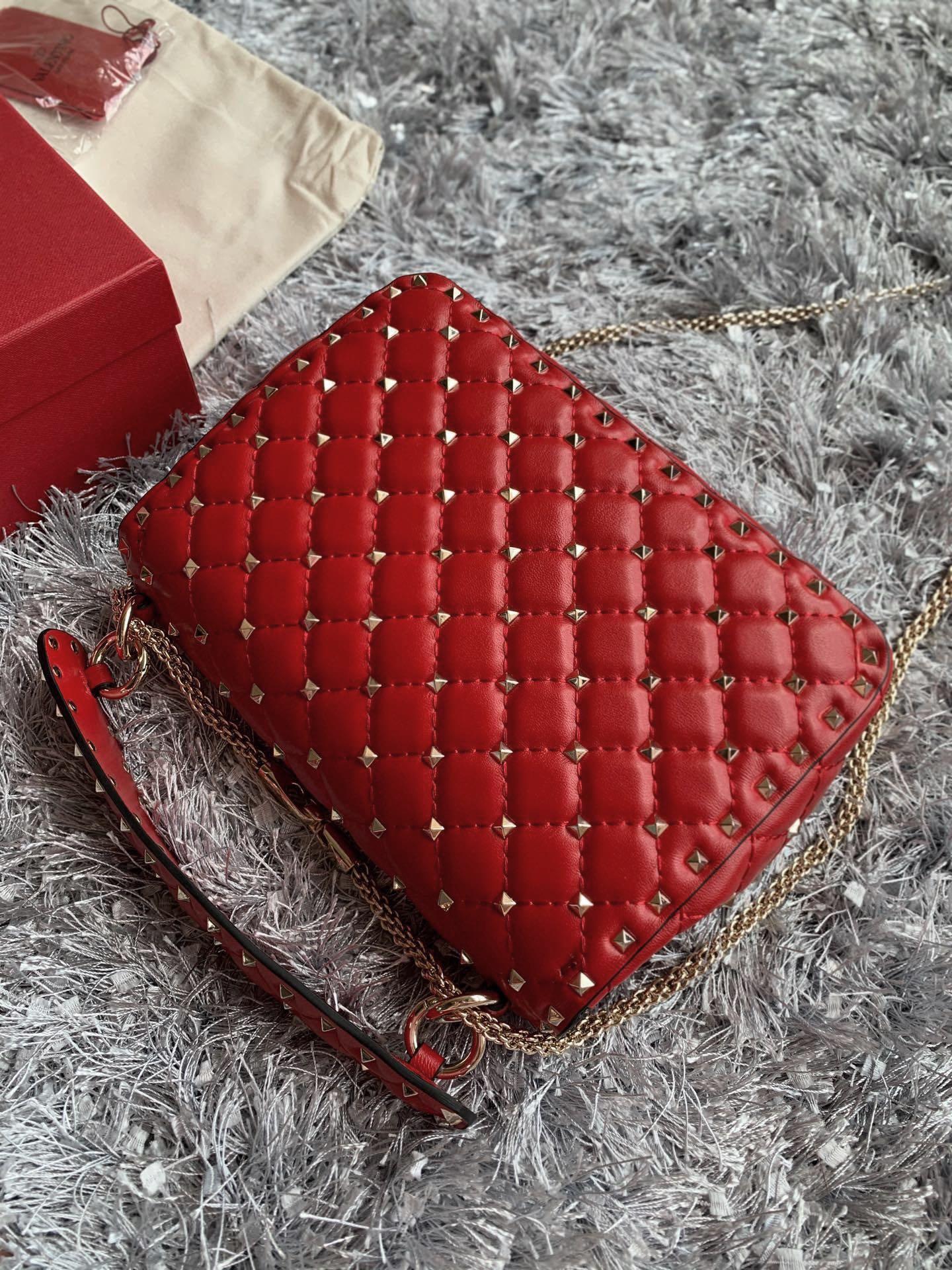 medium-rockstud-spike-nappa-leather-bag-3211_16843962913-1000