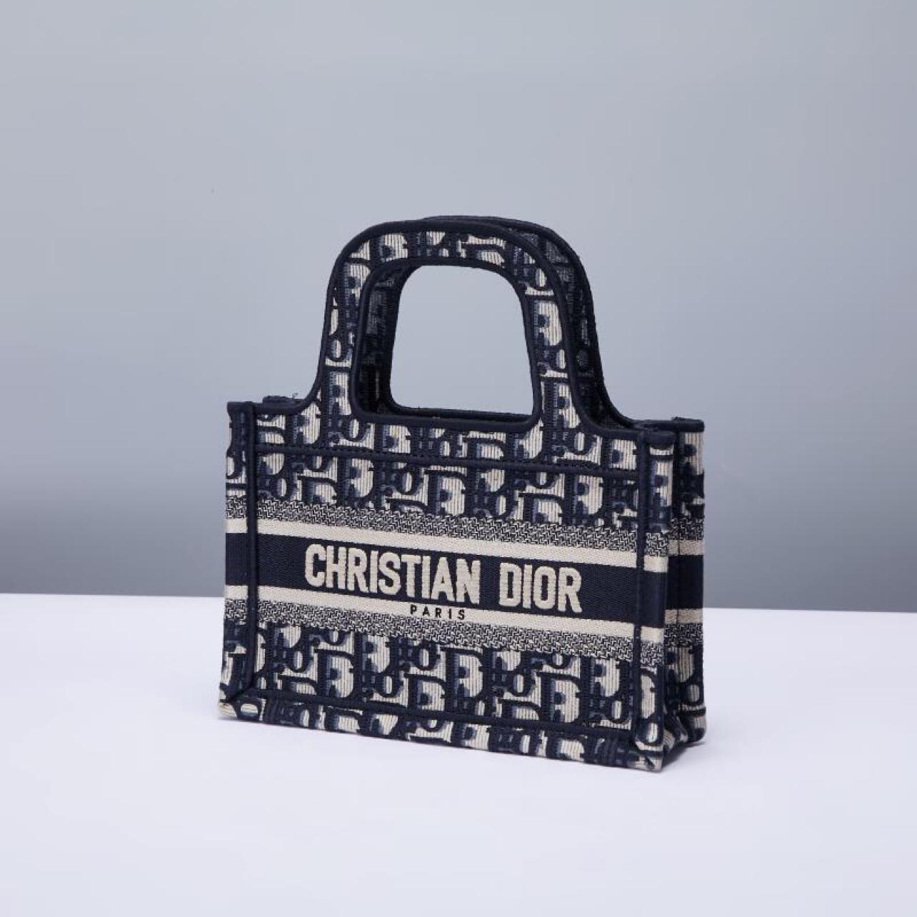 mini-dior-book-tote-117_16843494864-1000