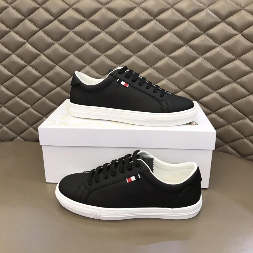 moncler-lace-up-sneakers-1570_16843940505-1000