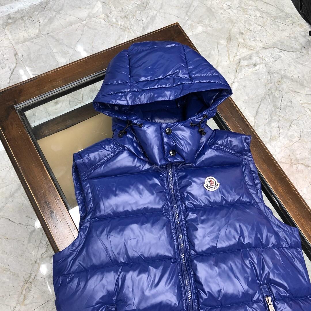 moncler-vest-3992_16843992973-1000