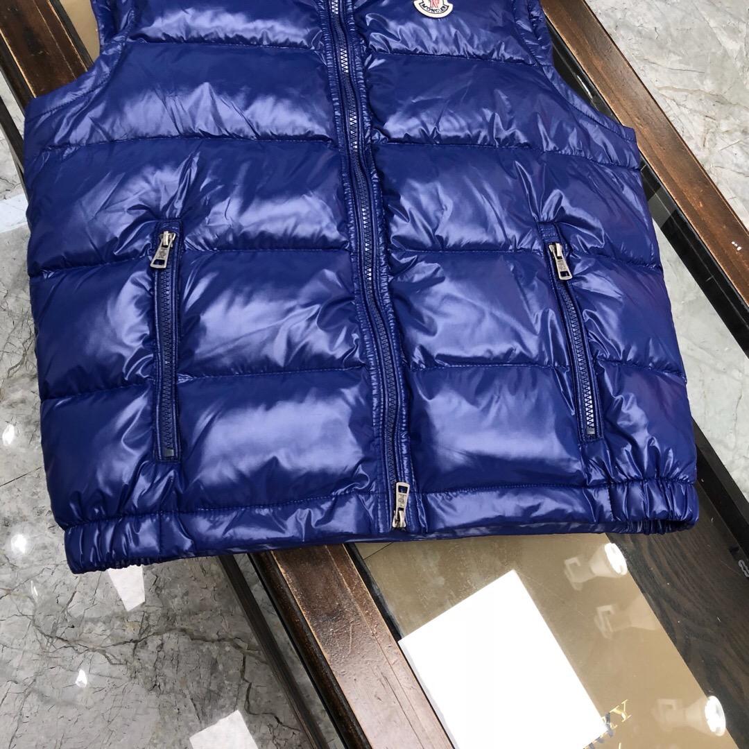 moncler-vest-3992_16843992974-1000