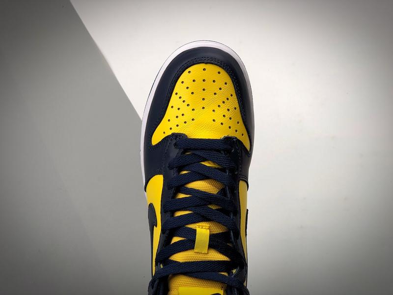 nike-dunk-high-sp-michigan-sneakers-994_16843508783-1000