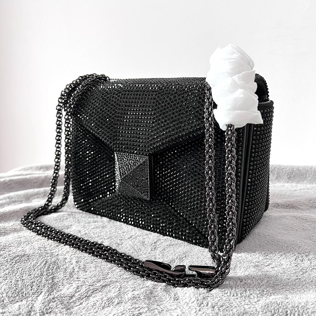 one-stud-small-bag-with-chain-and-rhinestone-embroidery-5646_16845009414-1000