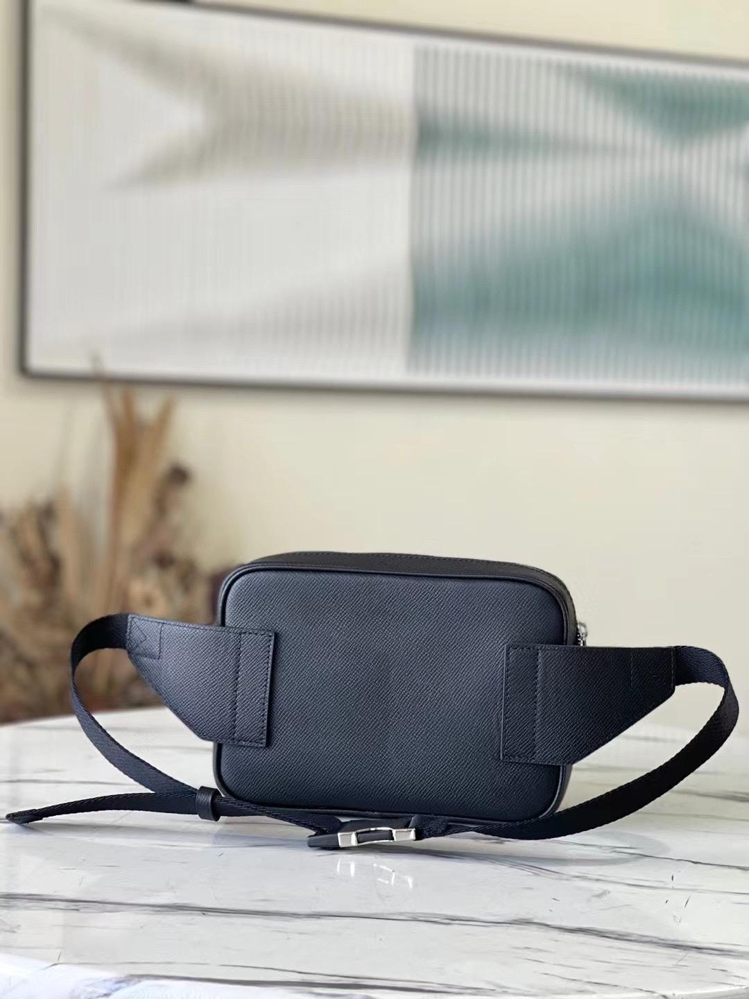 outdoor-bumbag-7253_16844049403-1000