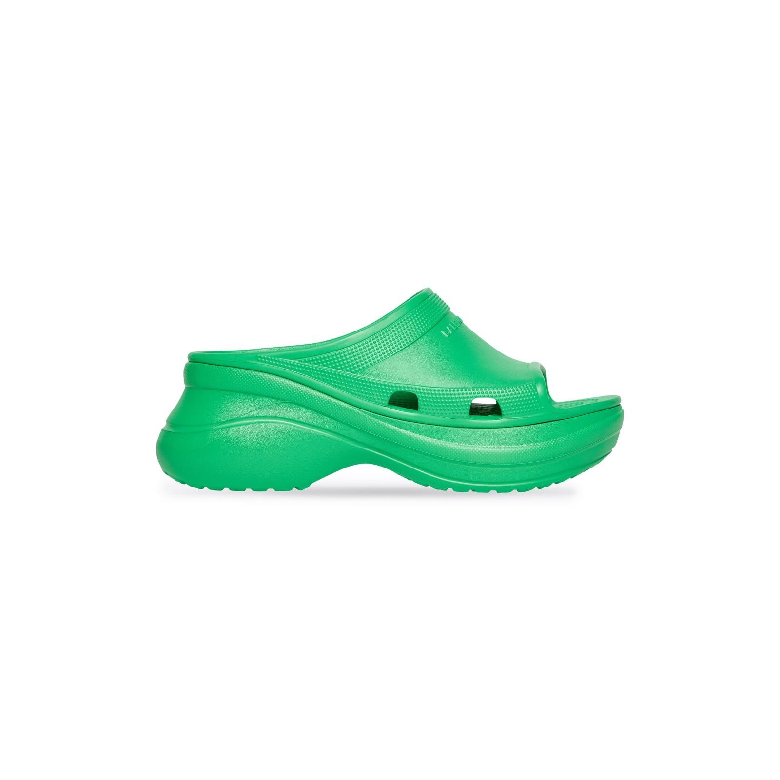 pool-crocs-slide-sandal-6784_16845015411-1000