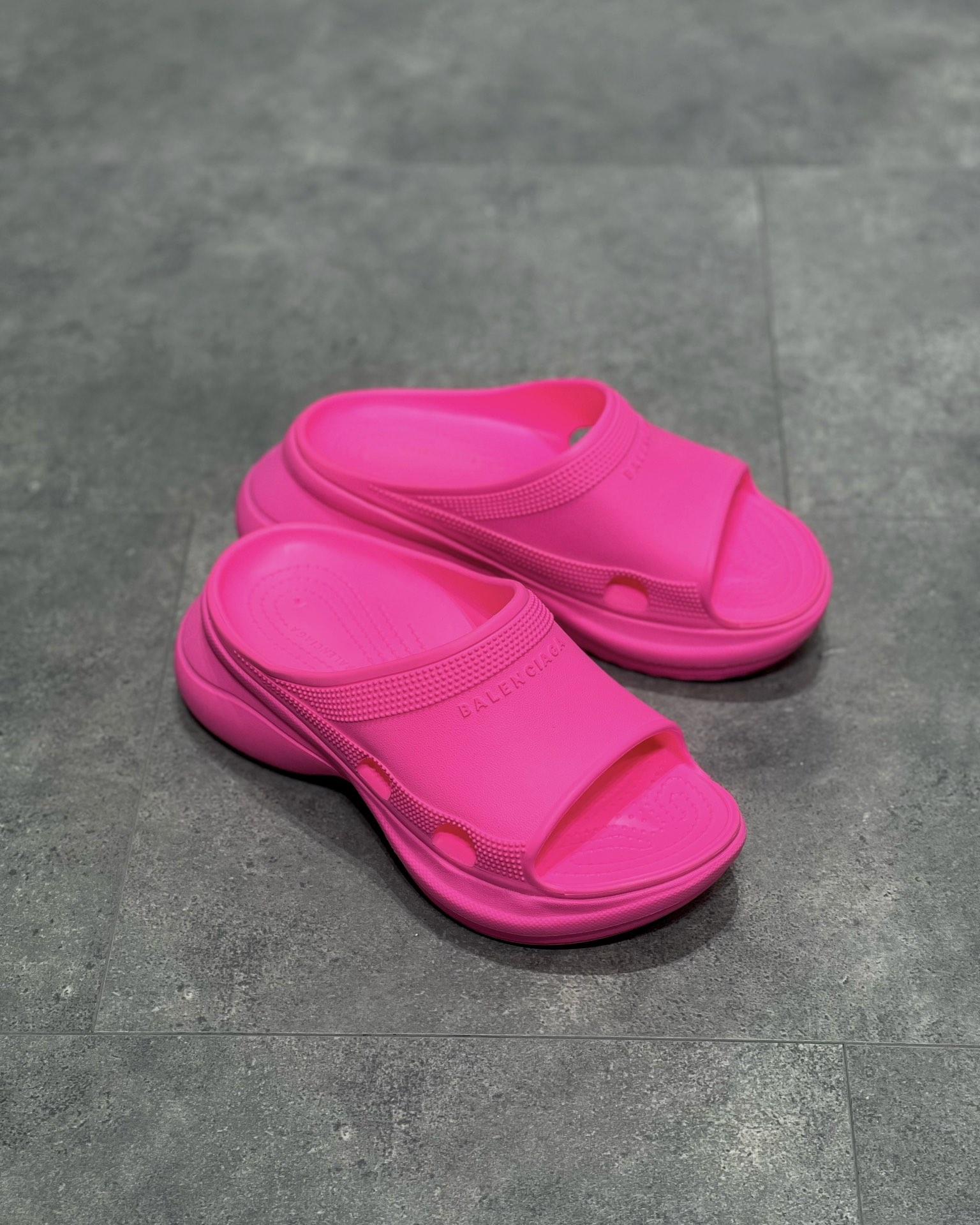 pool-crocs-slide-sandal-6786_16845015472-1000