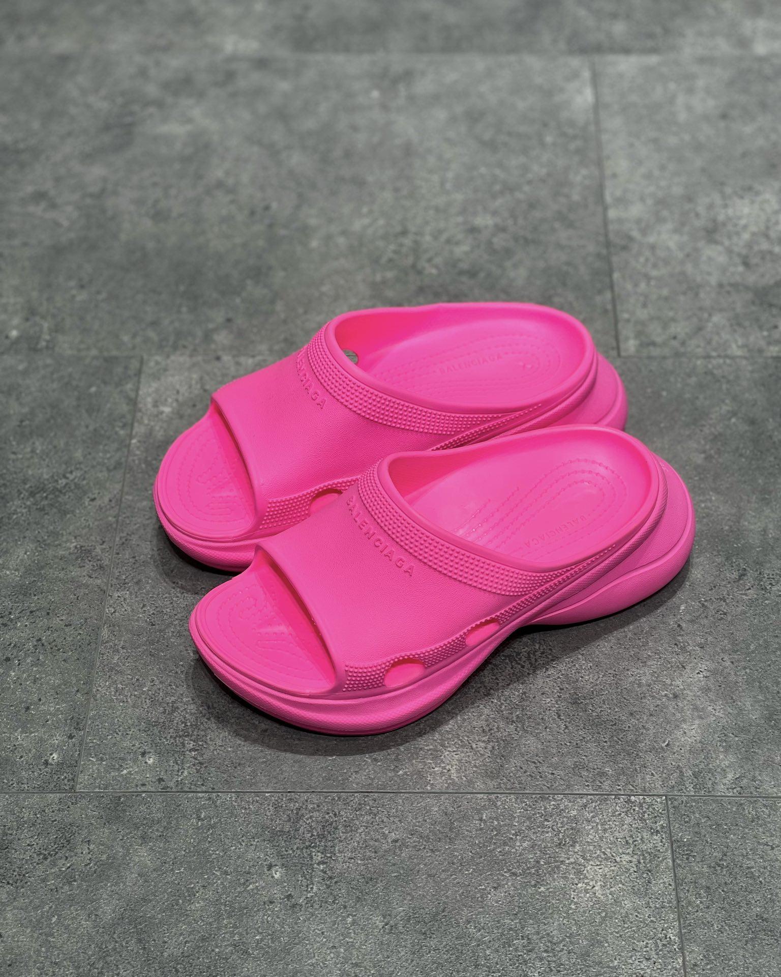 pool-crocs-slide-sandal-6786_16845015483-1000