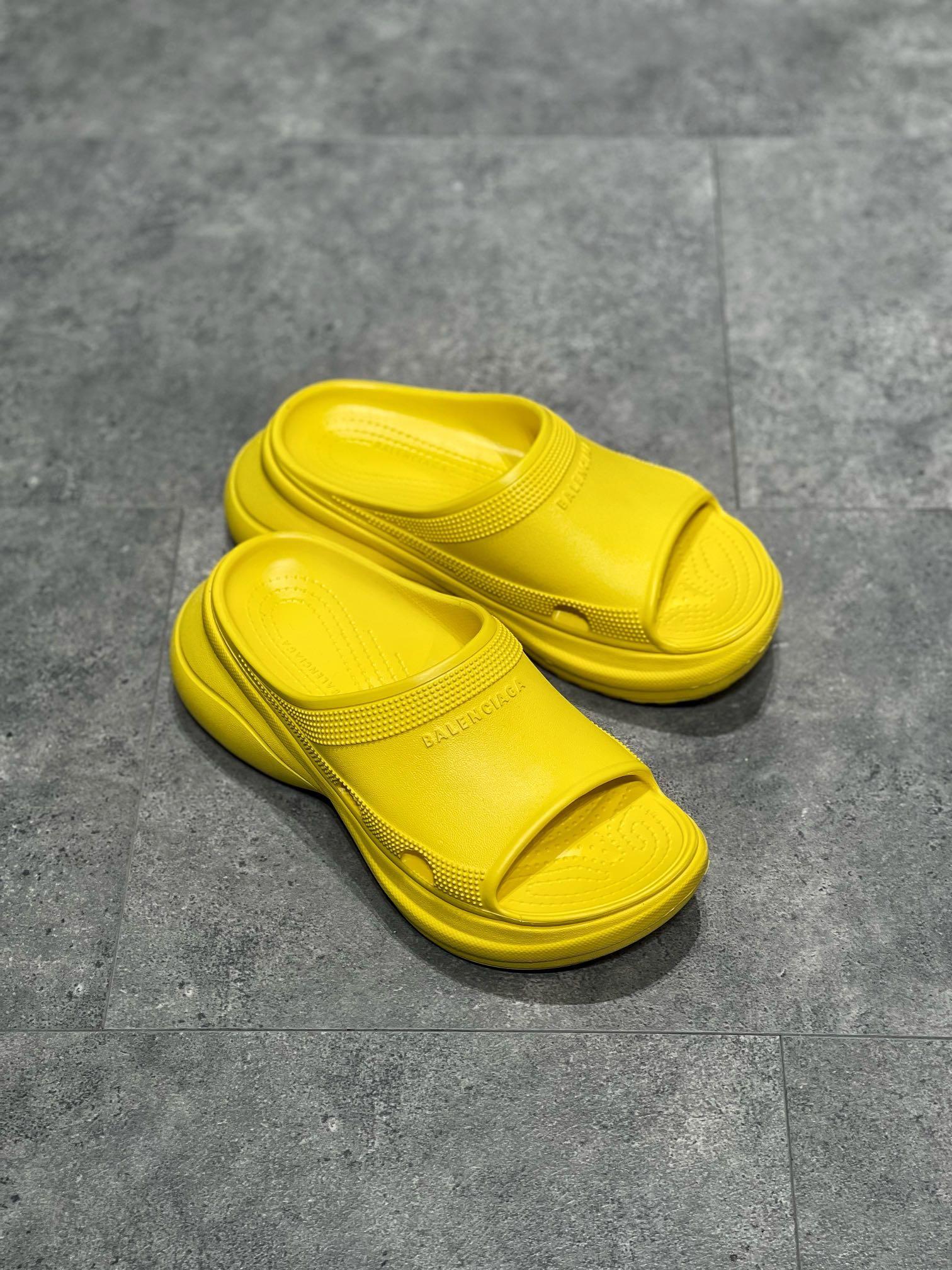 pool-crocs-slide-sandal-6788_16845015534-1000