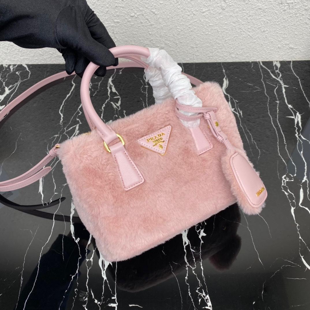 prada-galleria-shearling-mini-bag-5938_16844022495-1000