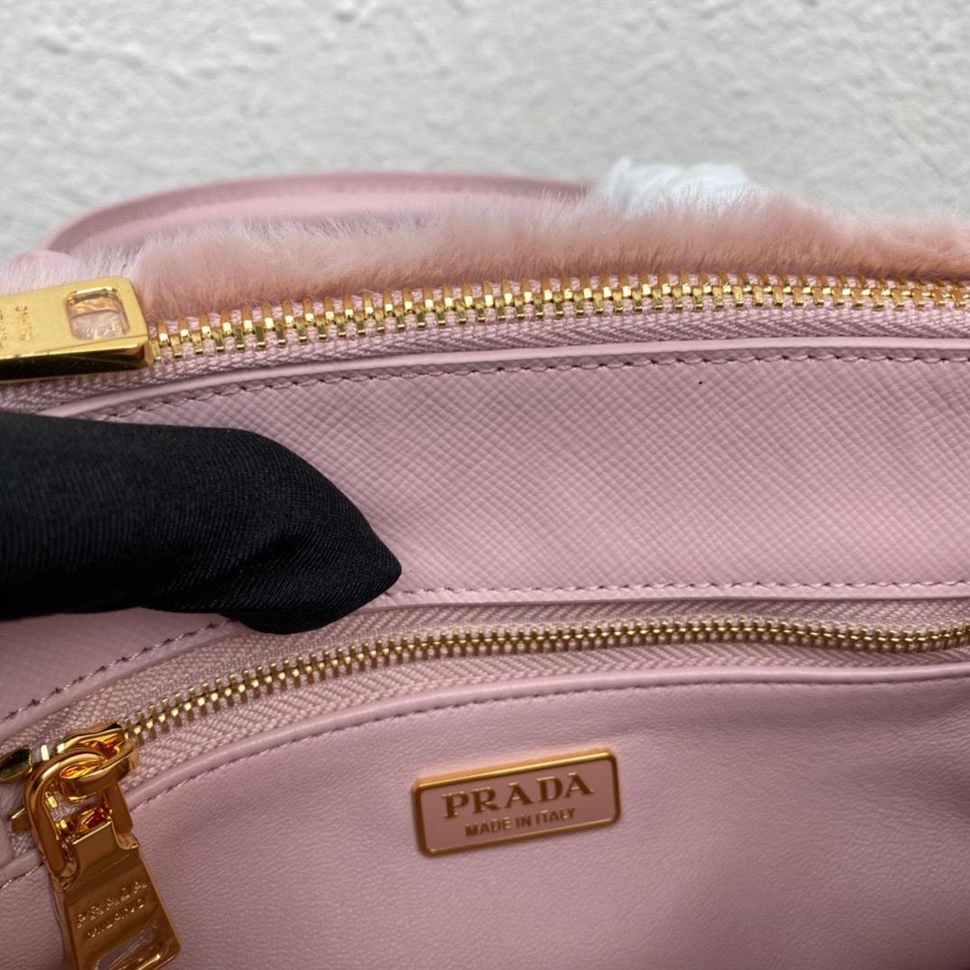 prada-galleria-shearling-mini-bag-5938_168440225010-1000