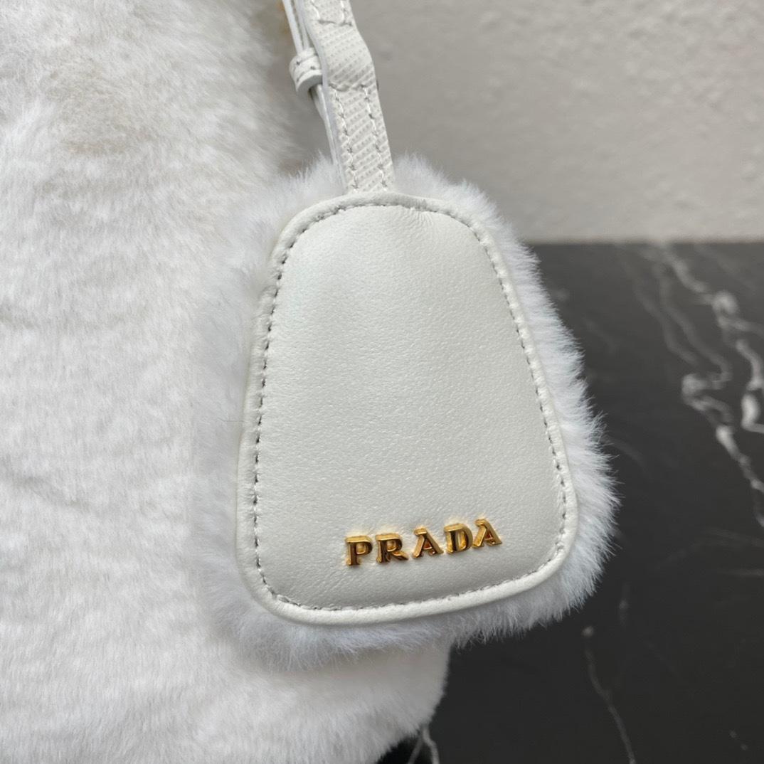 prada-panier-shearling-mini-bag-5935_16844022459-1000