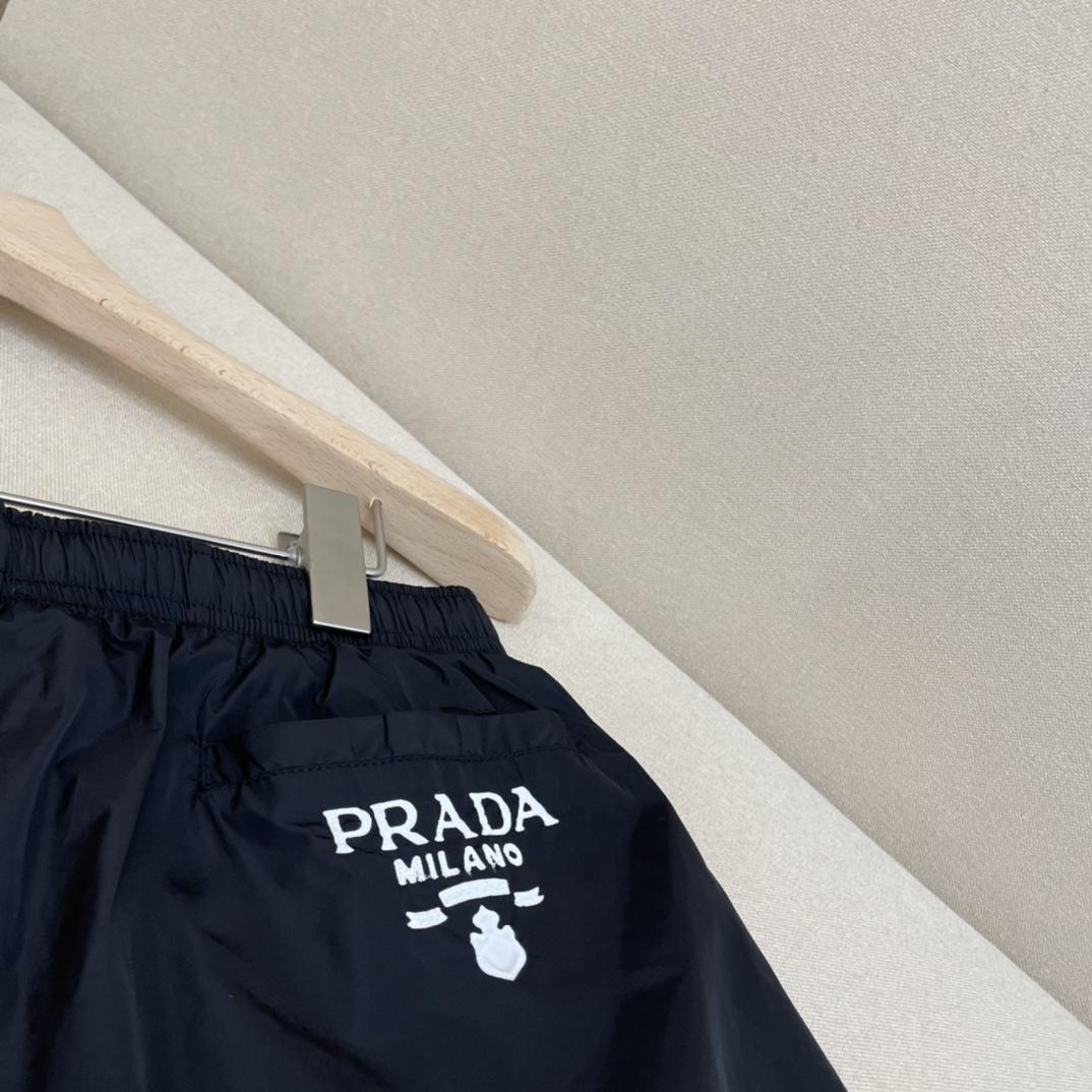prada-shorts-7467_16844051466-1000