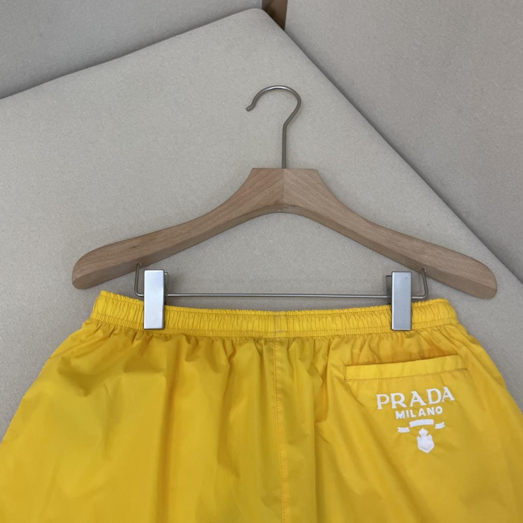 prada-shorts-7469_16844051494-1000