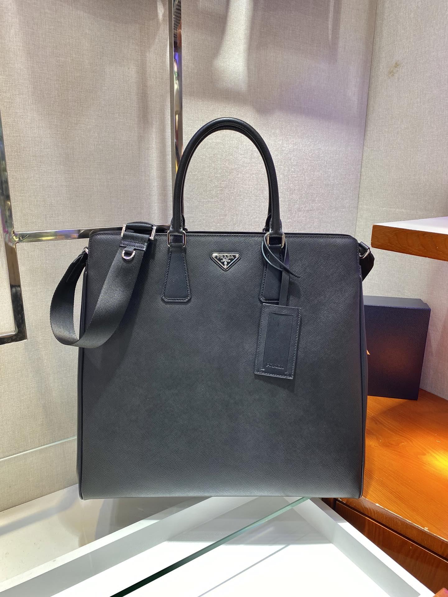 saffiano-leather-prada-galleria-bag-2663_16843956543-1000