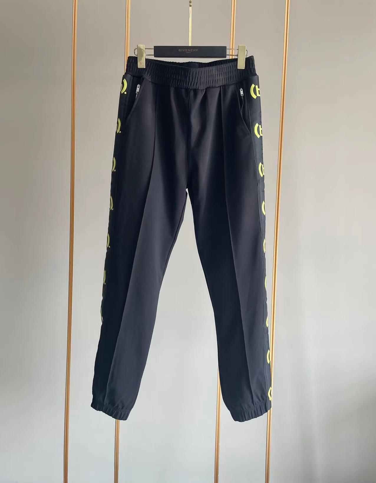 slim-fit-jogger-pants-in-jersey-with-b-printed-givenchy-bands-6622_16845014142-1000