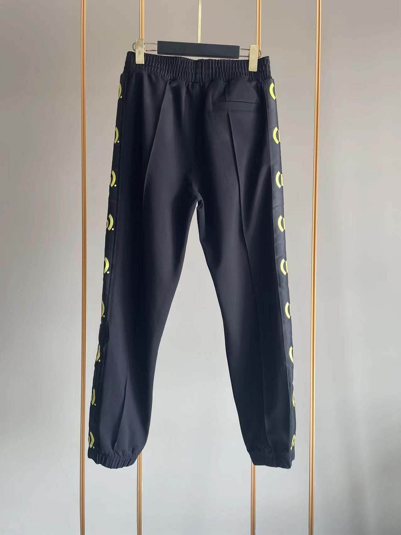 slim-fit-jogger-pants-in-jersey-with-b-printed-givenchy-bands-6622_16845014143-1000