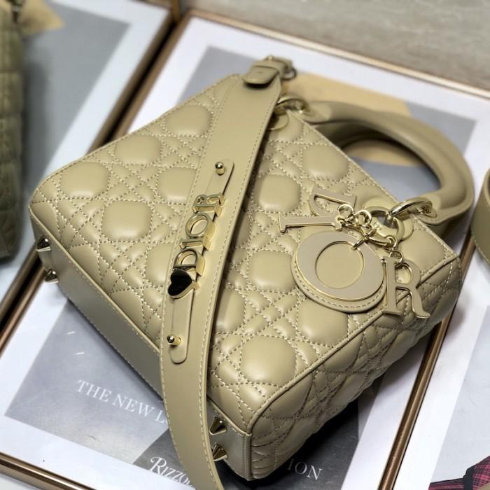 small-lady-dior-bag-4949_16844005245-1000