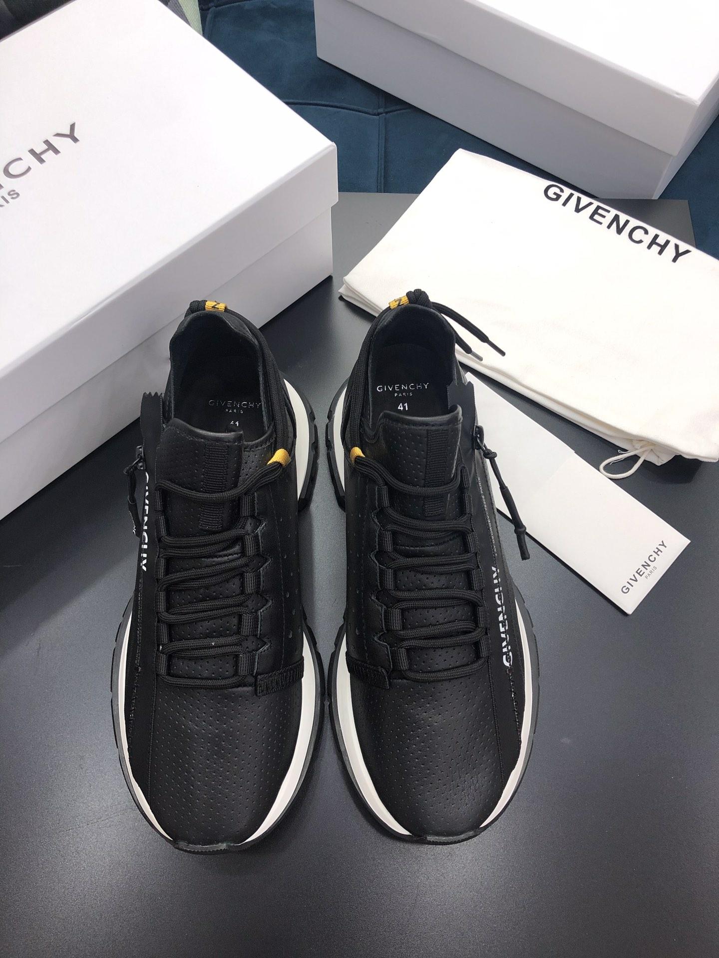 spectre-low-runners-sneakers-in-perforated-leather-with-zip-1540_16843940114-1000