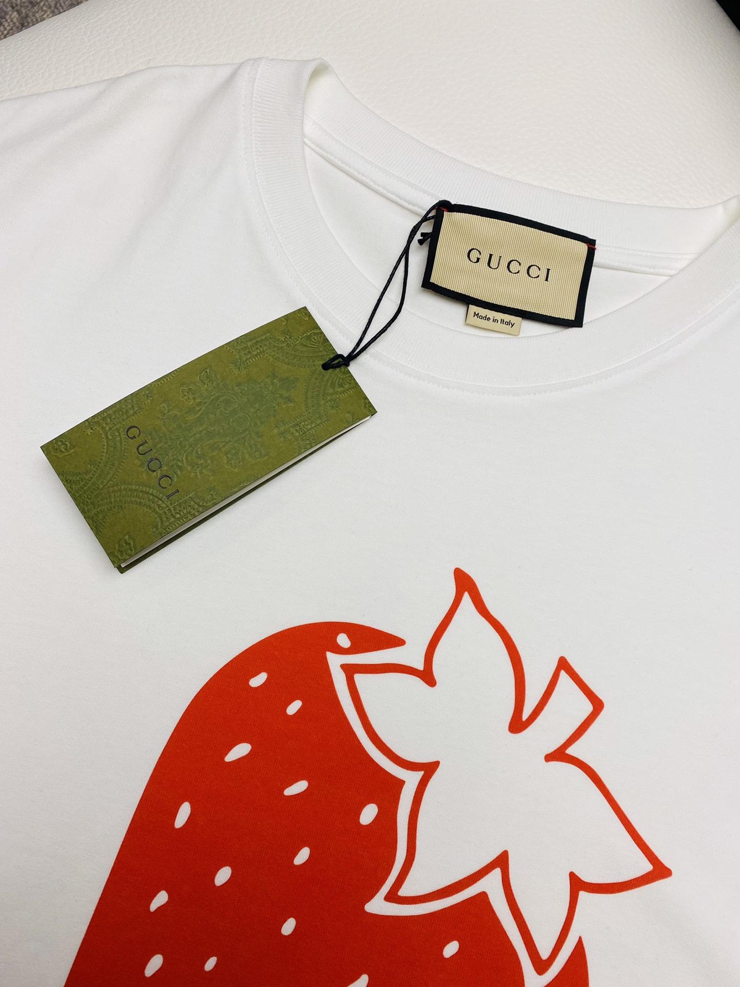 strawberry-gucci-cotton-t-shirt-216_16844969723-1000