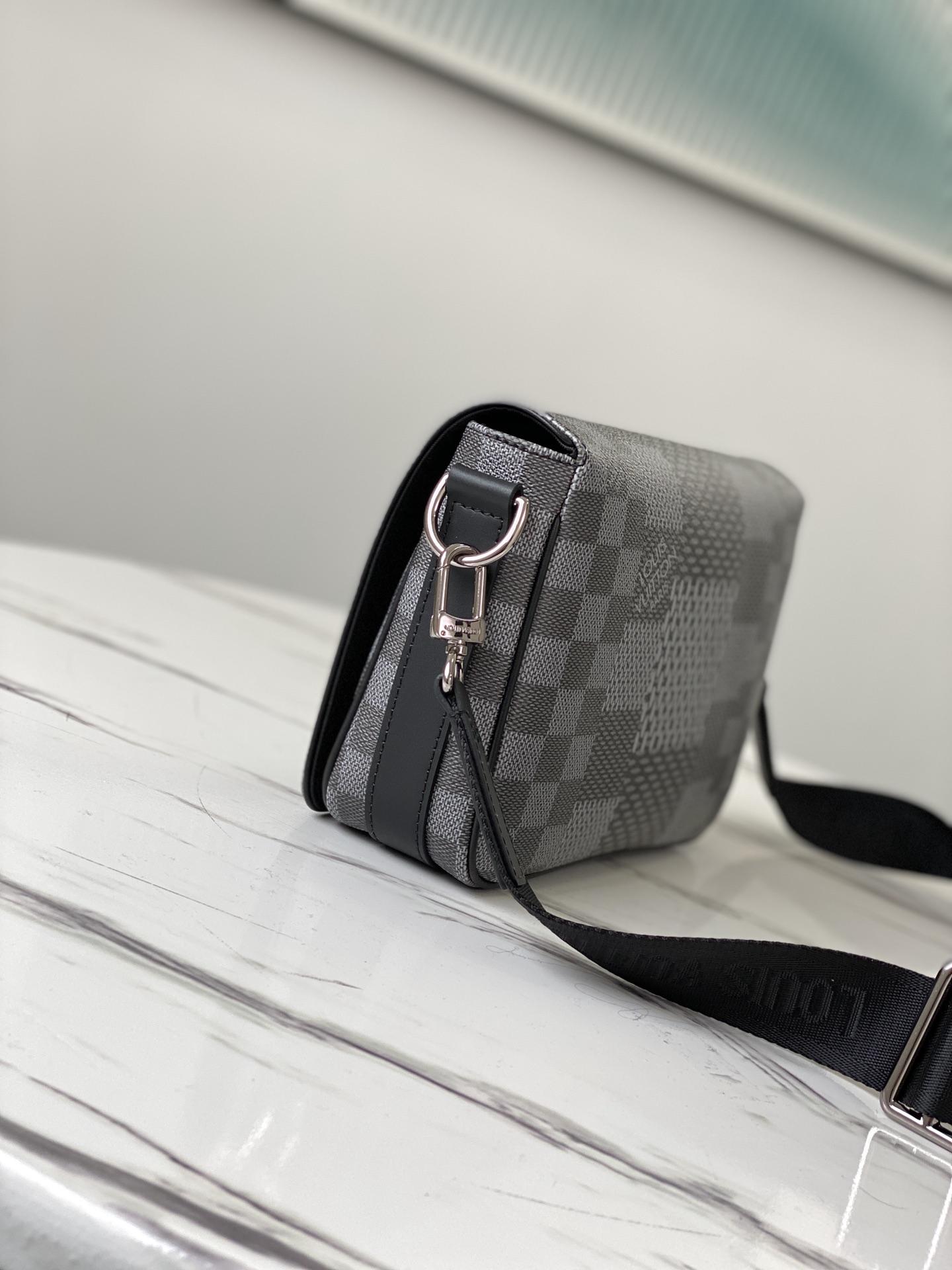 studio-messenger-bag-2189_16844981387-1000