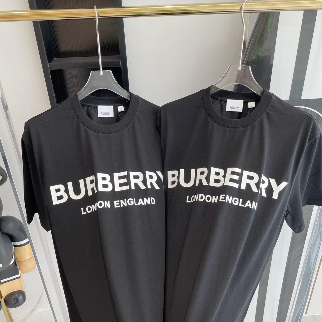 t-shirt-with-burberry-logo-344_16844972365-1000