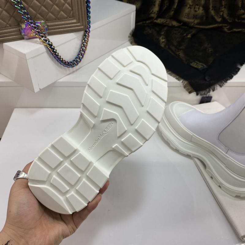 tread-slick-boot-in-whitesilver-1232_16843929419-1000