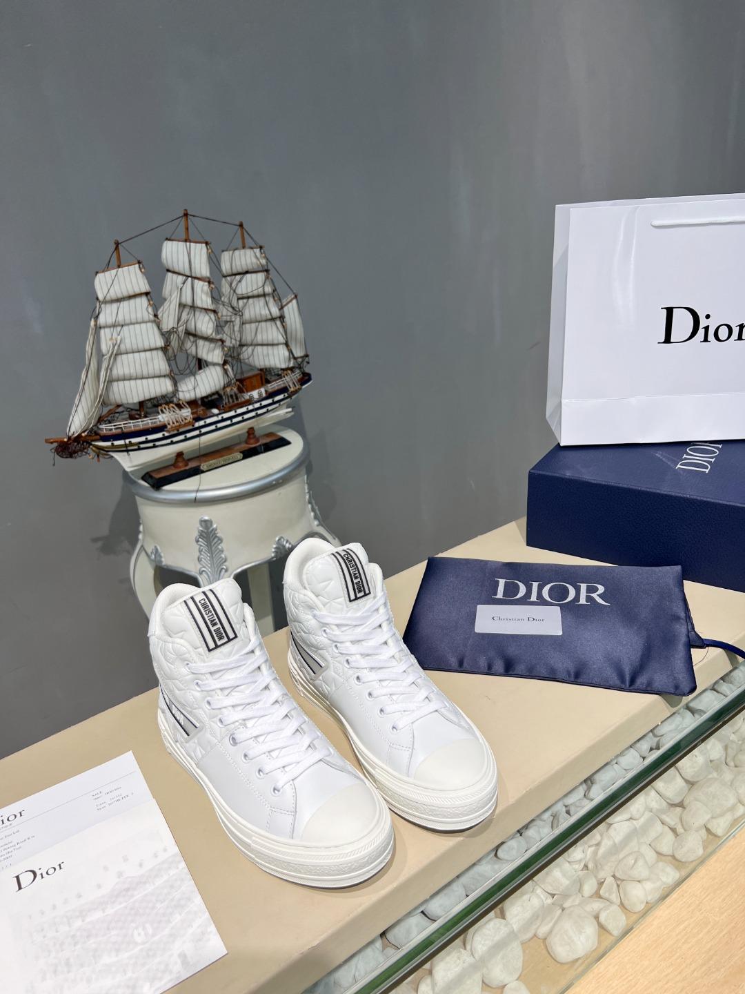 walkndior-star-sneaker-1653_16843942103-1000