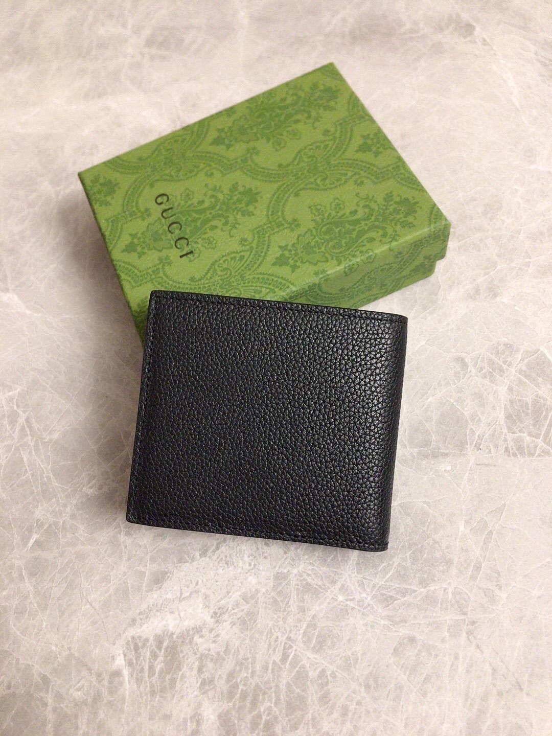 wallet-with-embossed-gucci-logo-2121_16843948903-1000