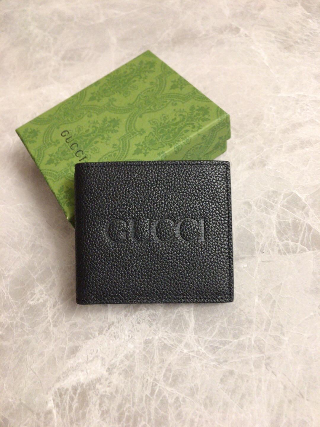 wallet-with-embossed-gucci-logo-2121_16843948904-1000