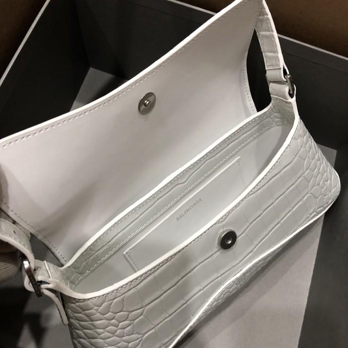 xx-small-flap-bag-crocodile-embossed-5860_16844021368-1000