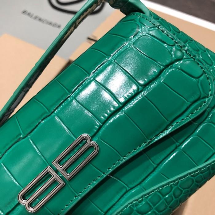 xx-small-flap-bag-crocodile-embossed-5862_16844021385-1000