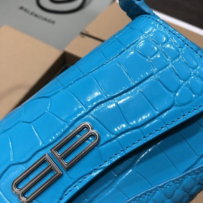 xx-small-flap-bag-crocodile-embossed-5863_16844021395-1000